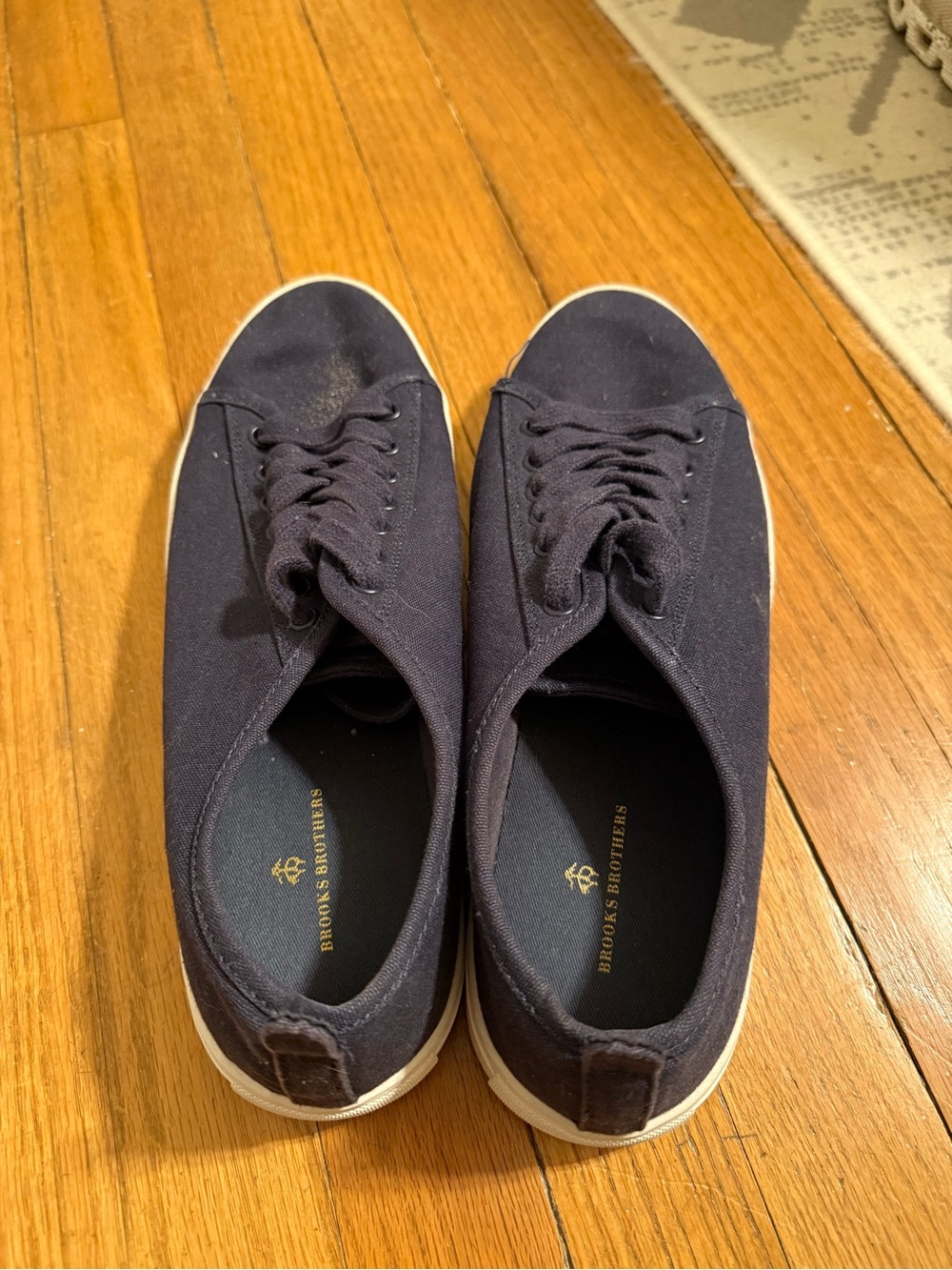 Brooks Brothers Navy Canvas Low-Top Lace-Up Sneakers